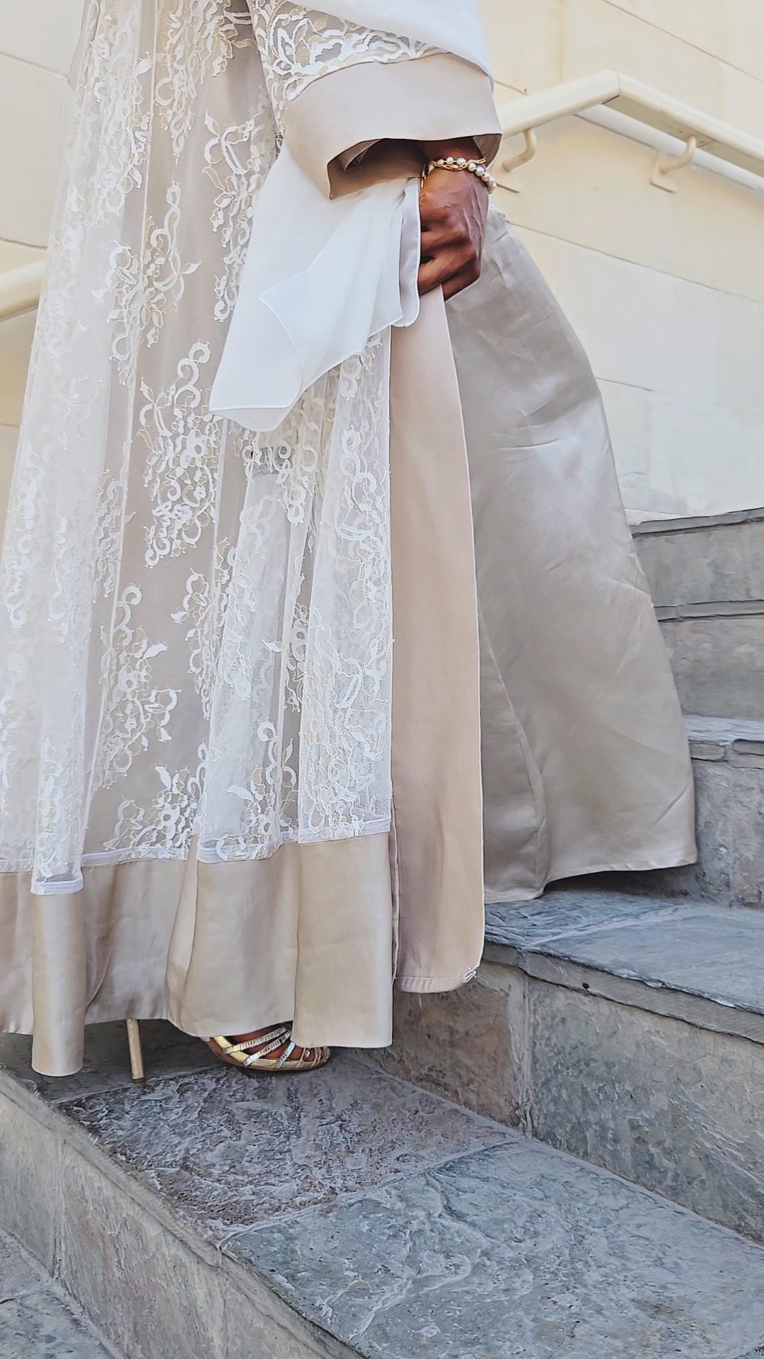 The Moza Bint Linen Abaya Set — SUNMER '26