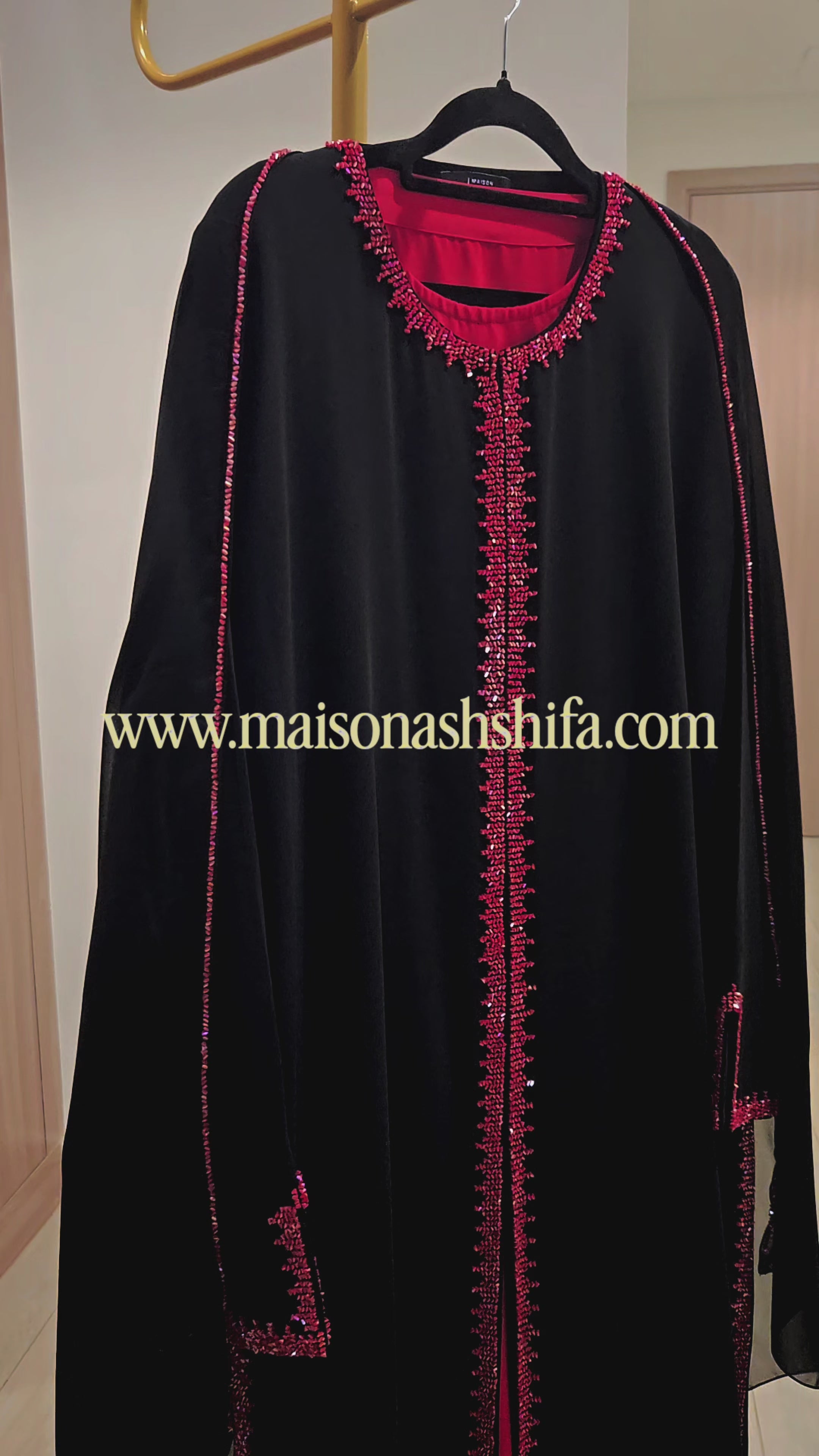 Qamar in Peach Coral/red Set