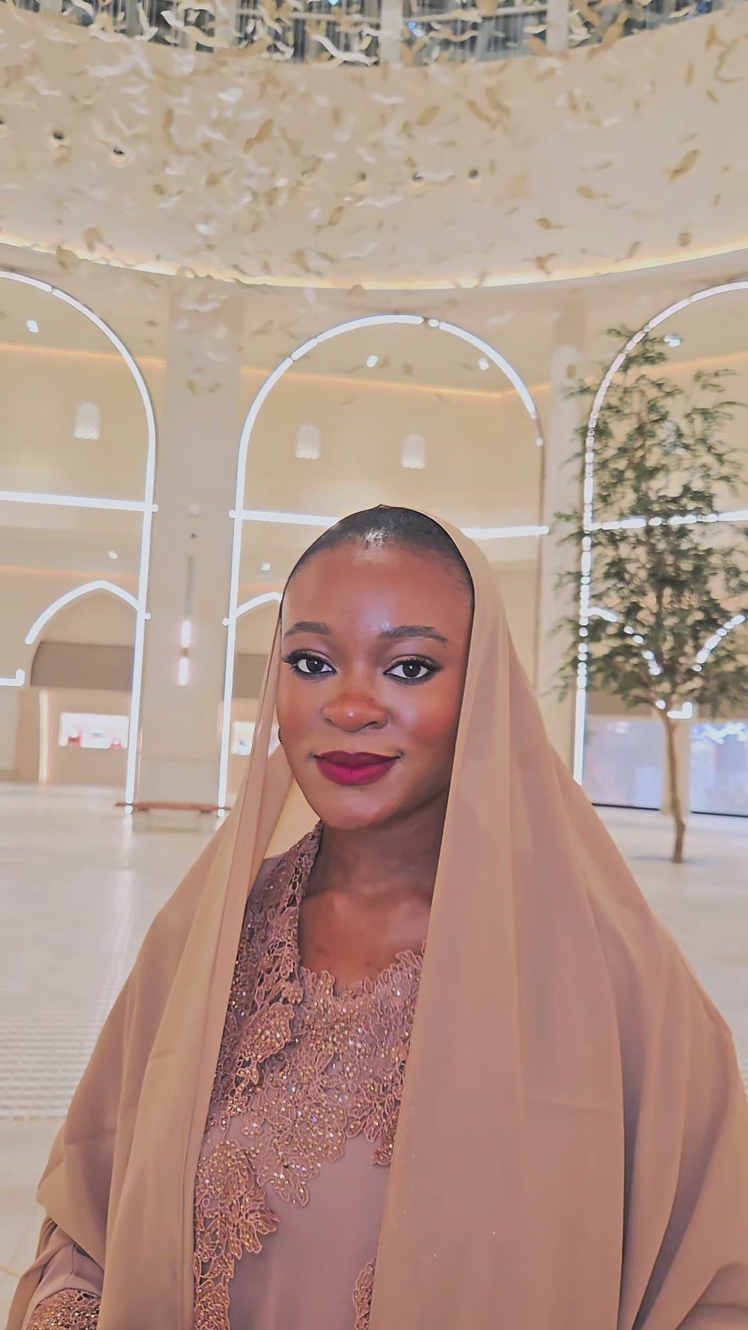 Ensemble abaya en dentelle Hind