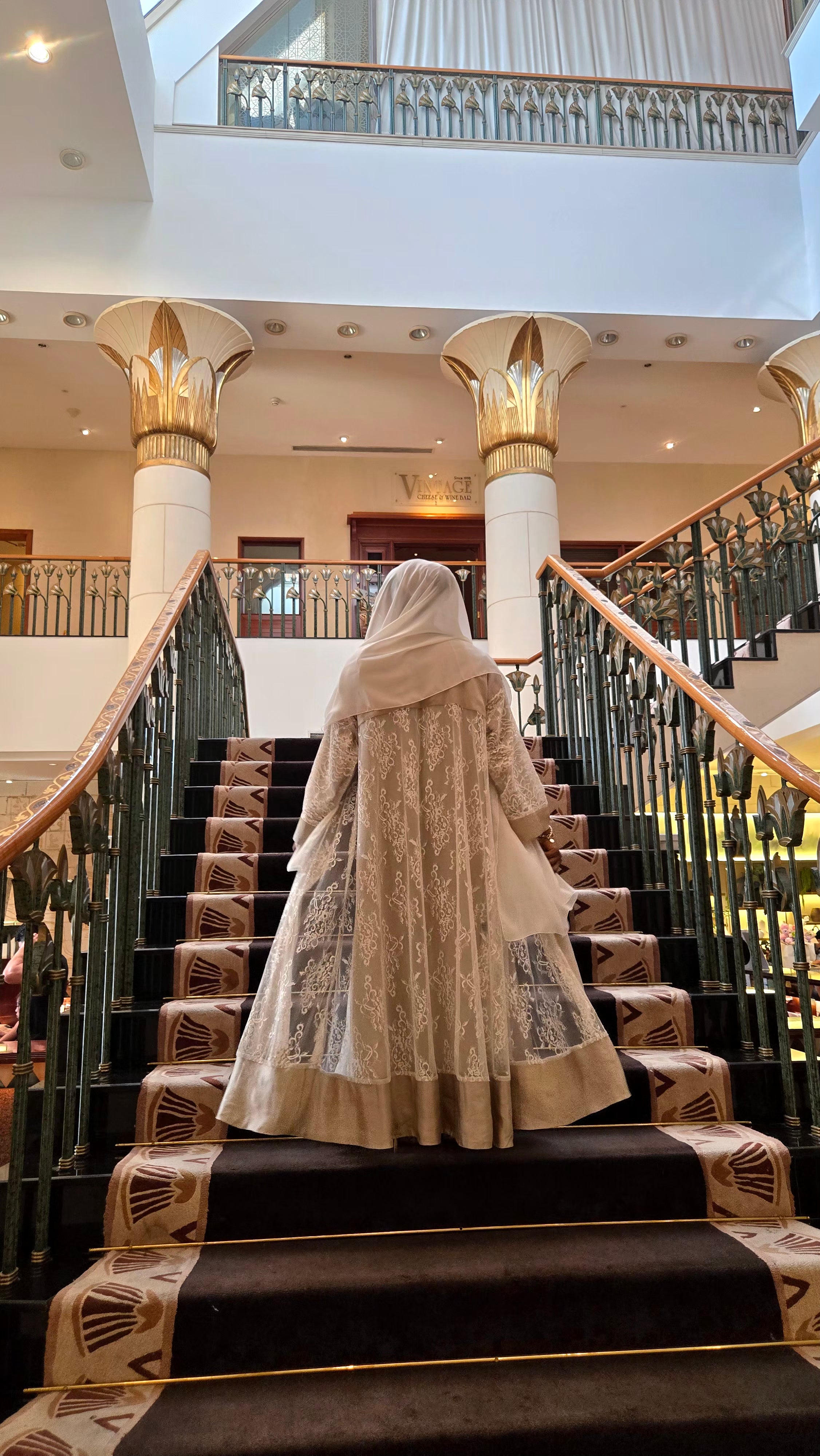 The Moza Bint Linen Abaya Set — SUNMER '26